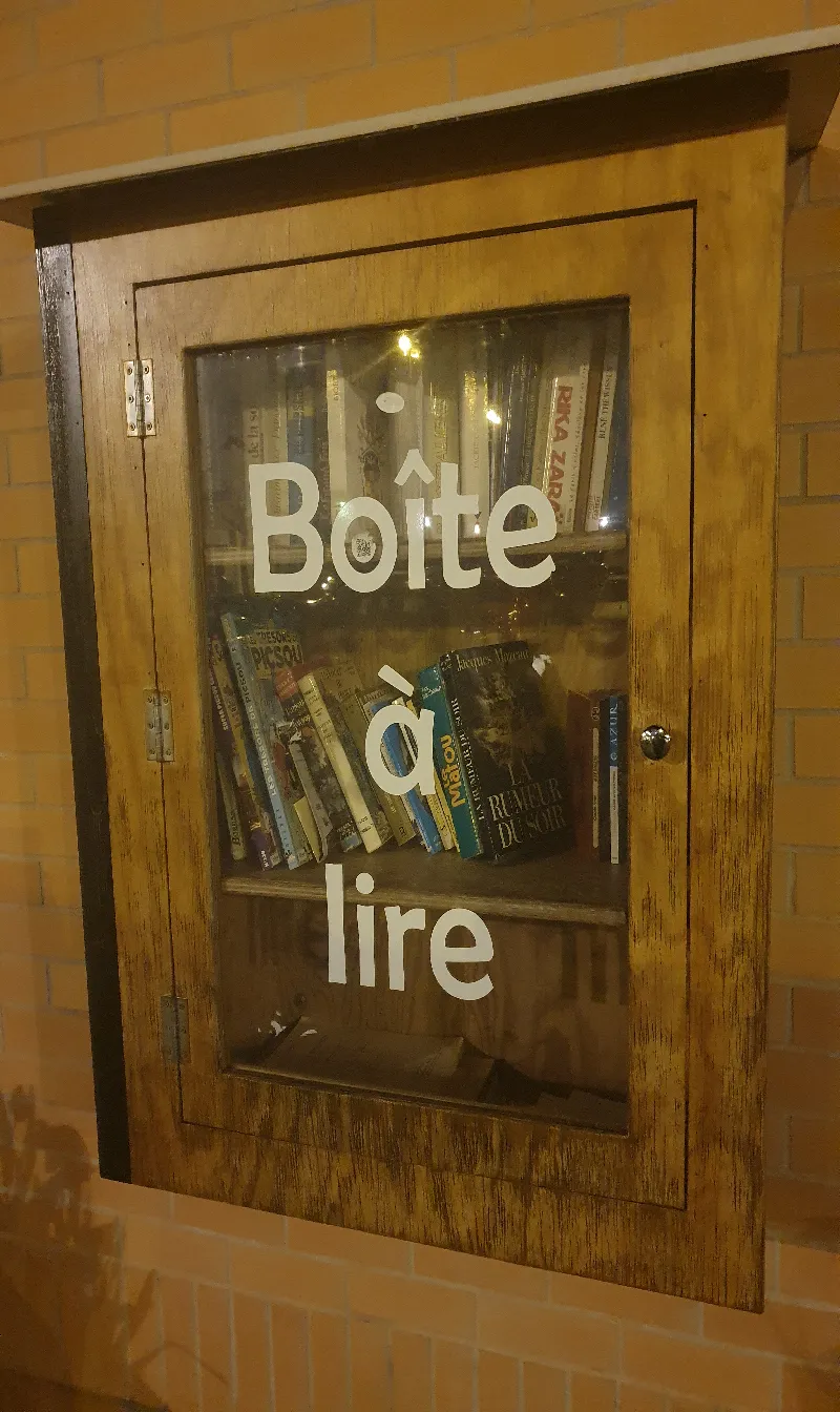 Délivrez - Boite à livres (Buc, France)