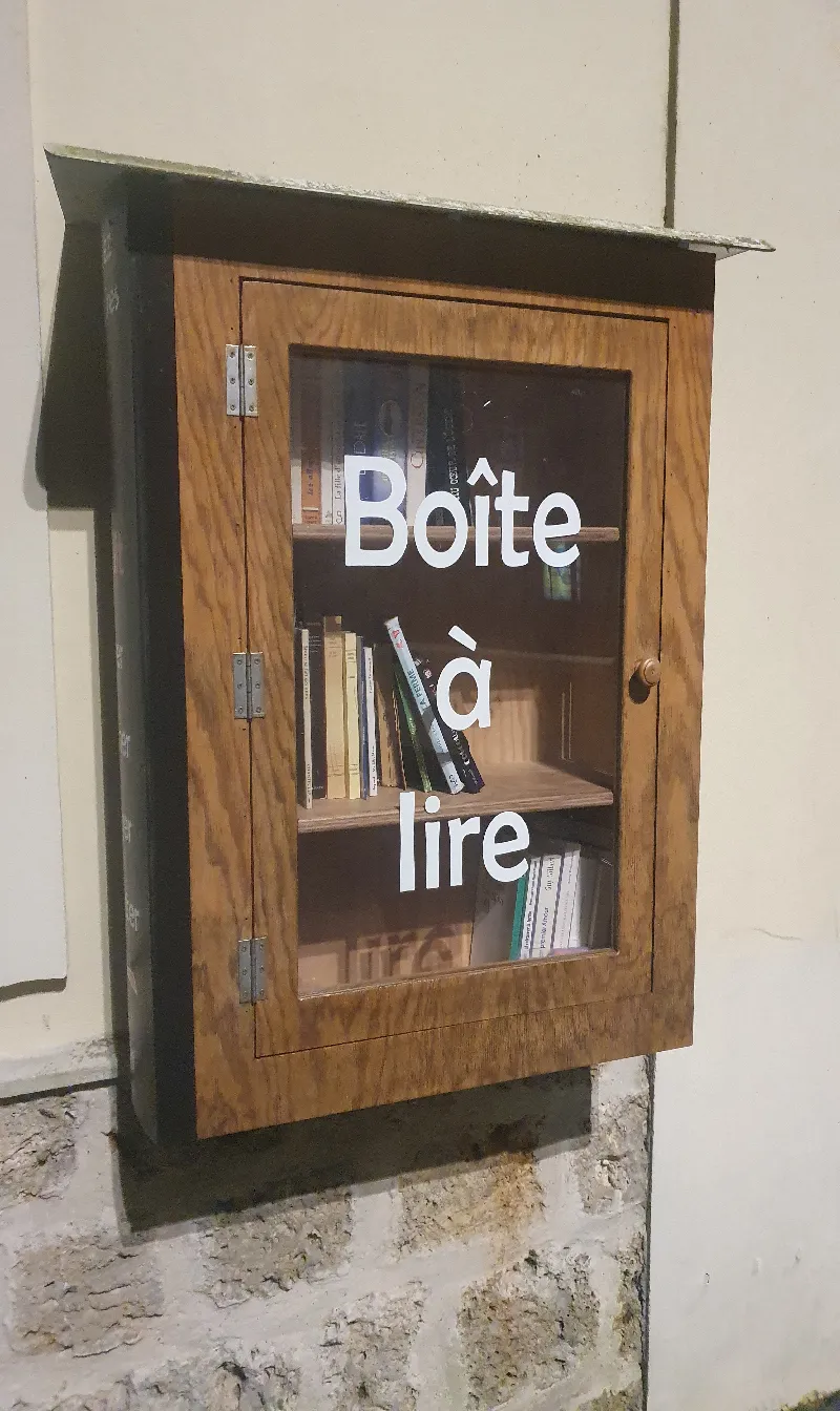 Délivrez - Boite à livres (Guyancourt, France)