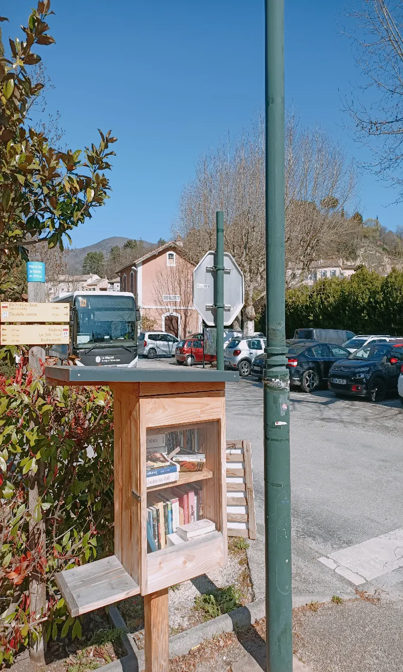 Délivrez - Boite à livres (Dieulefit, France)