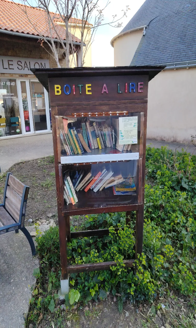 Délivrez - Boite à livres (Saint-Léger-les-Vignes, France)