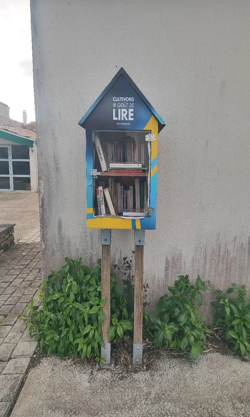 Délivrez - Boite à livres (Saint-Georges-d'Oléron, France)