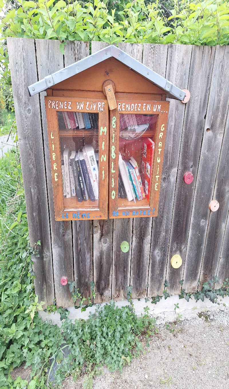 Délivrez - Boite à livres (Brissac Loire Aubance, France)
