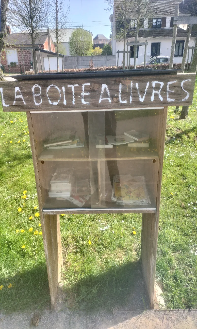 Delivrez - Free Library (Landrecies, France)