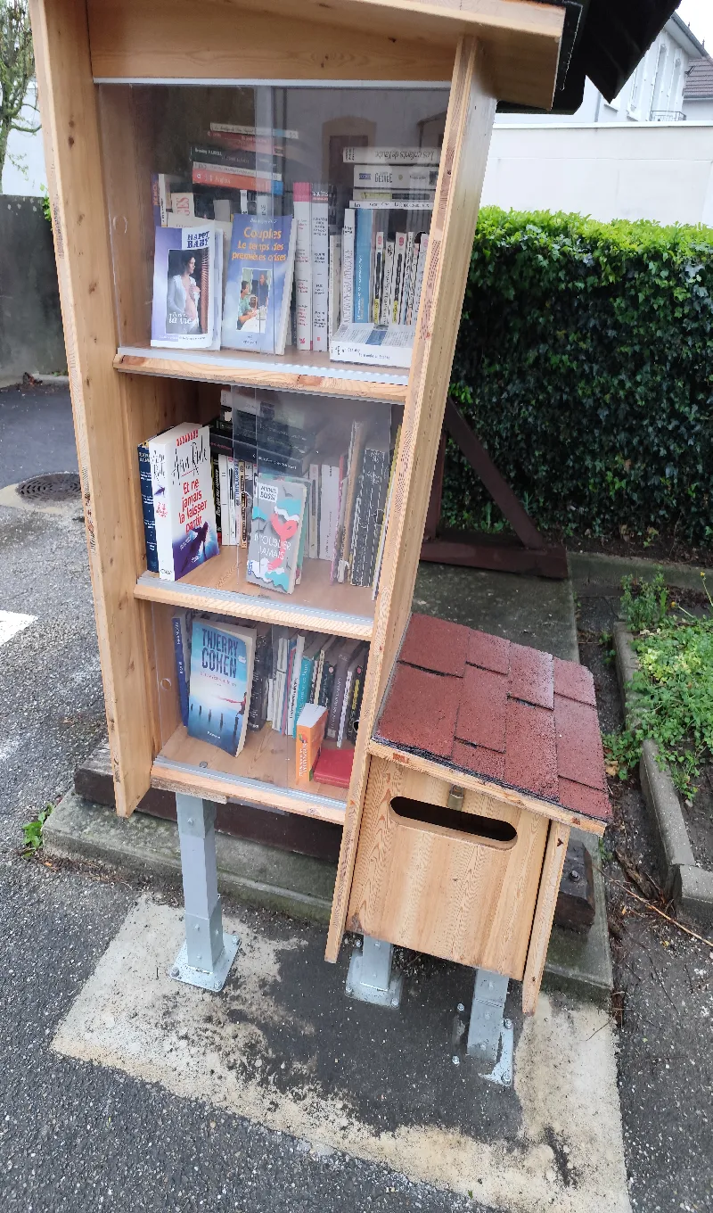 Délivrez - Boite à livres (Montagnieu, France)