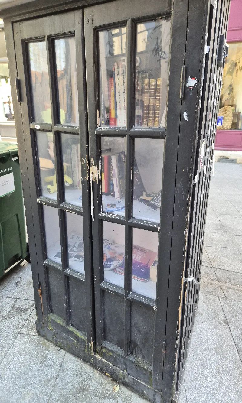 Délivrez - Boite à livres (Chartres, France)