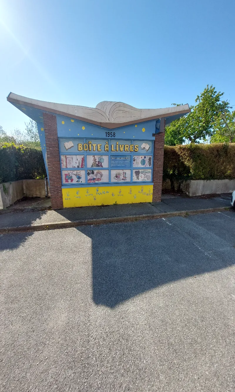 Délivrez - Boite à livres (Bretoncelles, France)