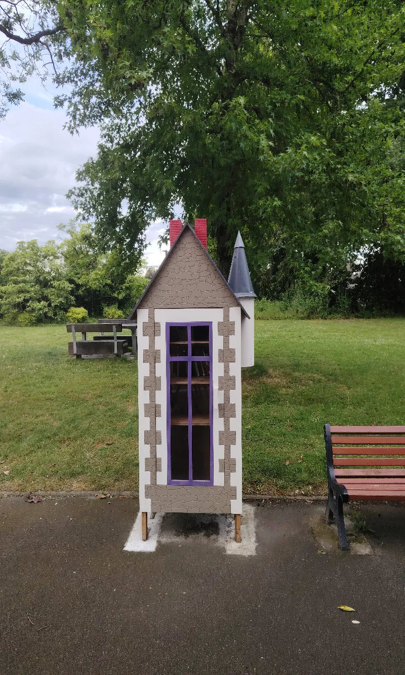 Delivrez - Free Library (Nantes, France)