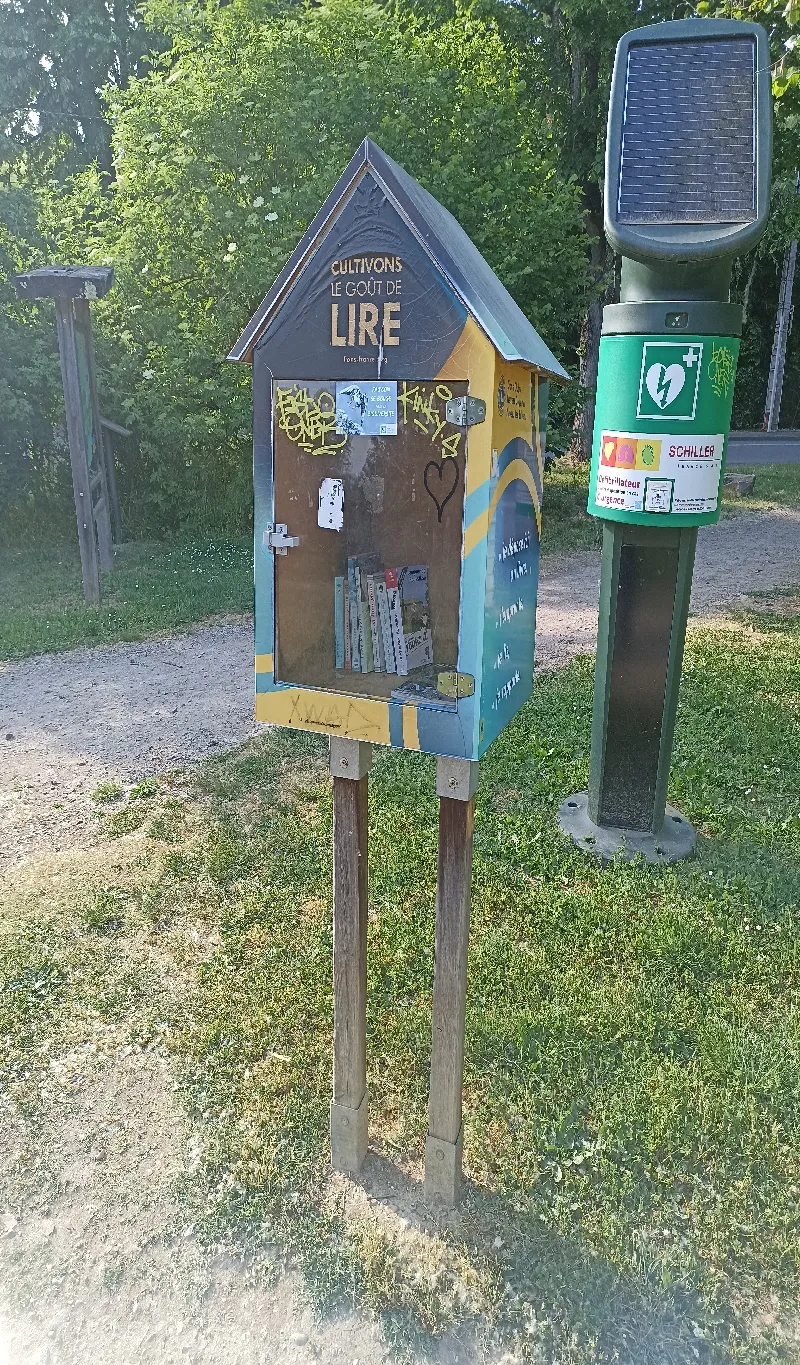 Délivrez - Boite à livres (Nevers, France)