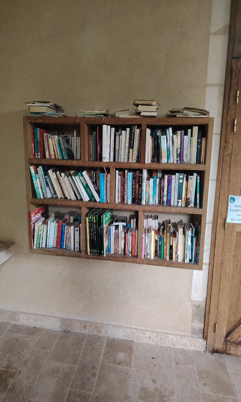 Délivrez - Boite à livres (Fénery, France)