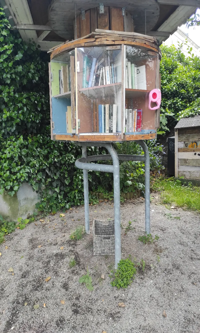 Delivrez - Free Library (Nantes, France)