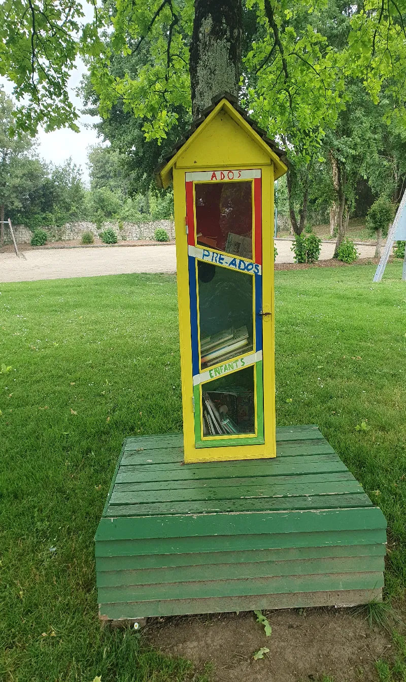 Délivrez - Boite à livres (Rives-d'Autise, France)