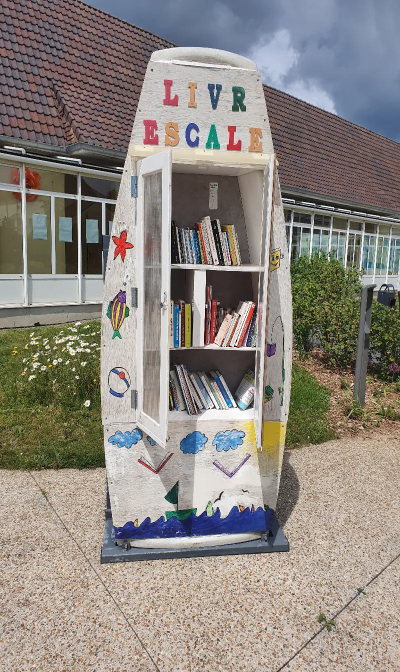Délivrez - Boite à livres (Meslay-du-Maine, France)