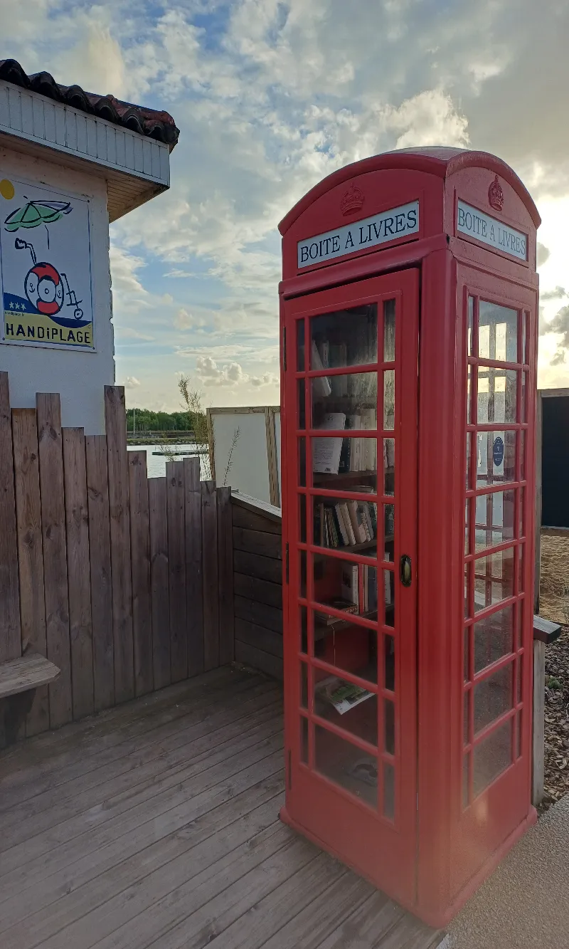 Délivrez - Boite à livres (L'Aiguillon-la-Presqu'île, France)