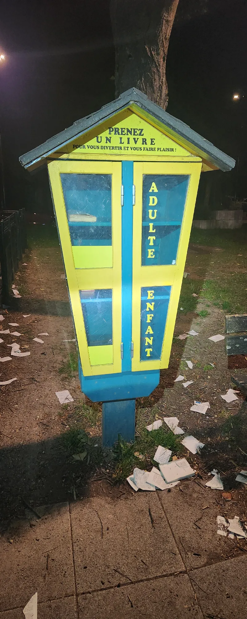 Délivrez - Boite à livres (Athis-Mons, France)