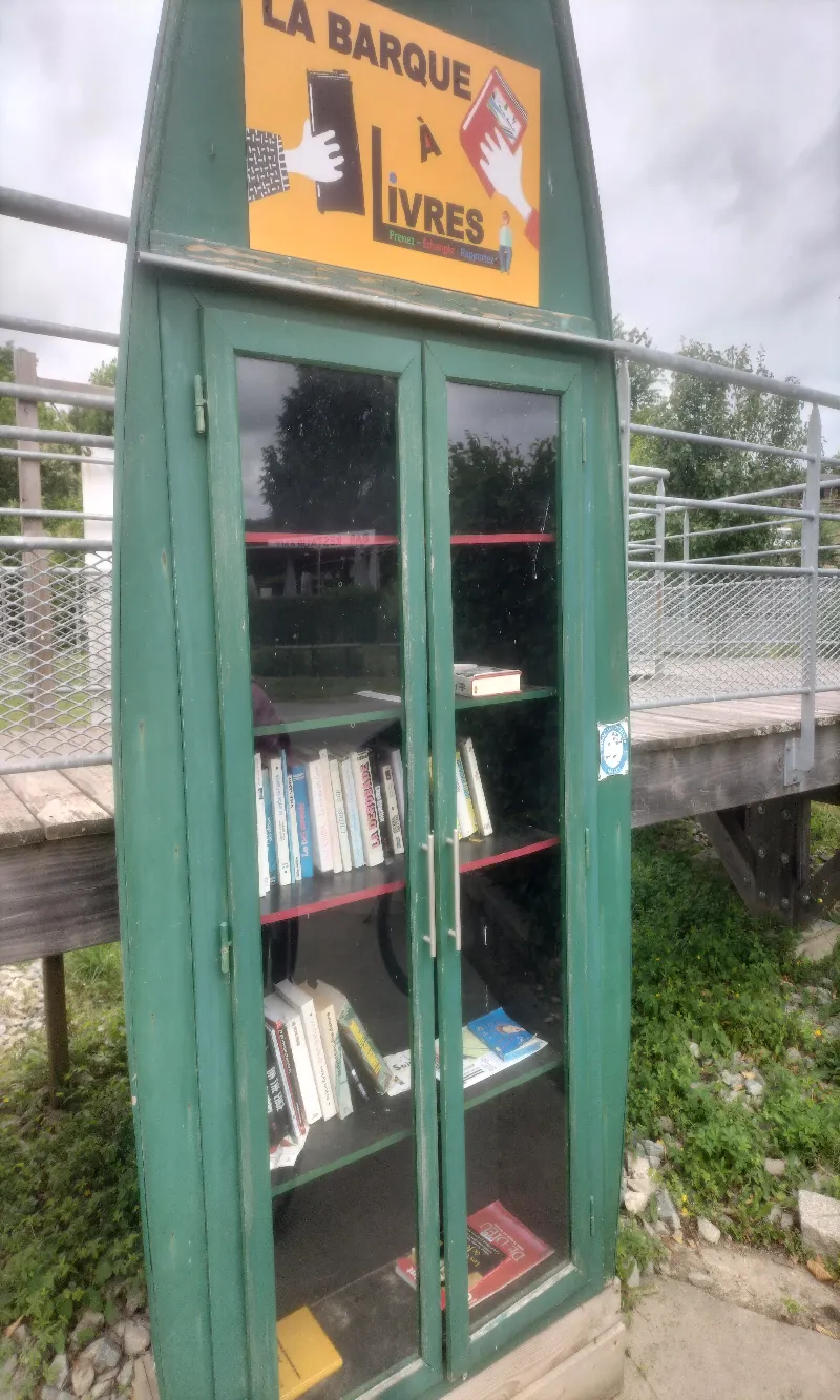 Délivrez - Boite à livres (La Roche-Neuville, France)