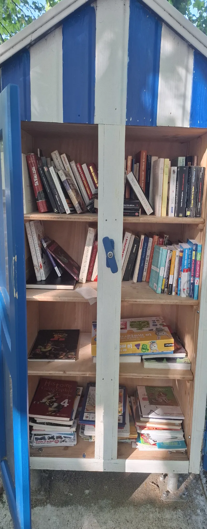 Délivrez - Boite à livres (La Tronche, France)