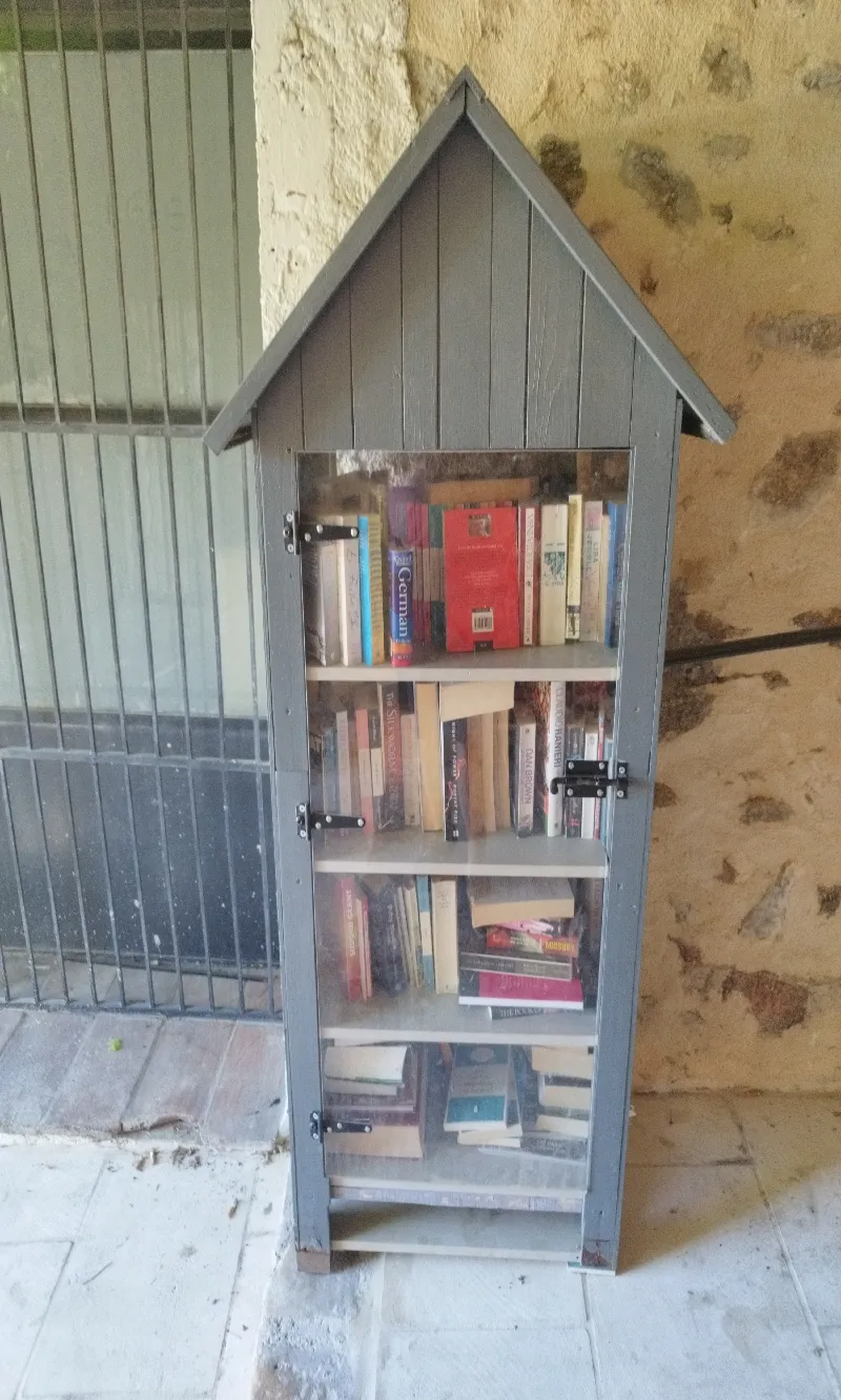 Délivrez - Boite à livres (Grimaud, France)
