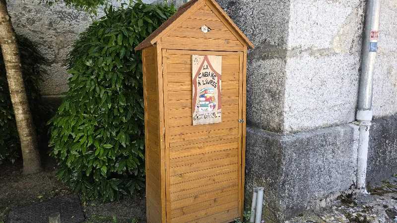 Délivrez - Boite à livres (Saint-Germain-de-Joux, France)