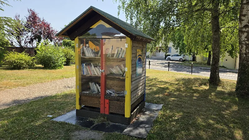 Délivrez - Boite à livres (Servas, France)