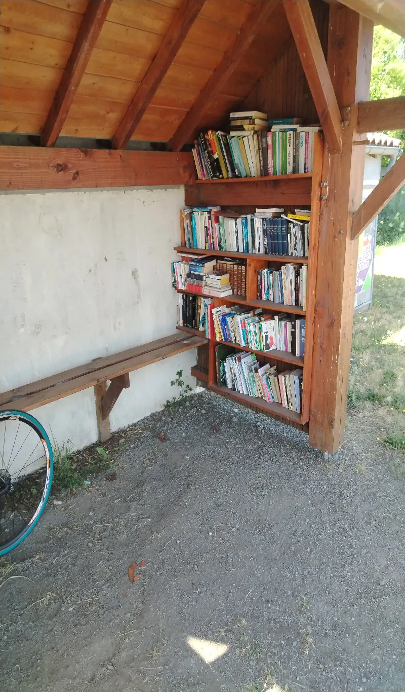 Délivrez - Boite à livres (Gensac, France)