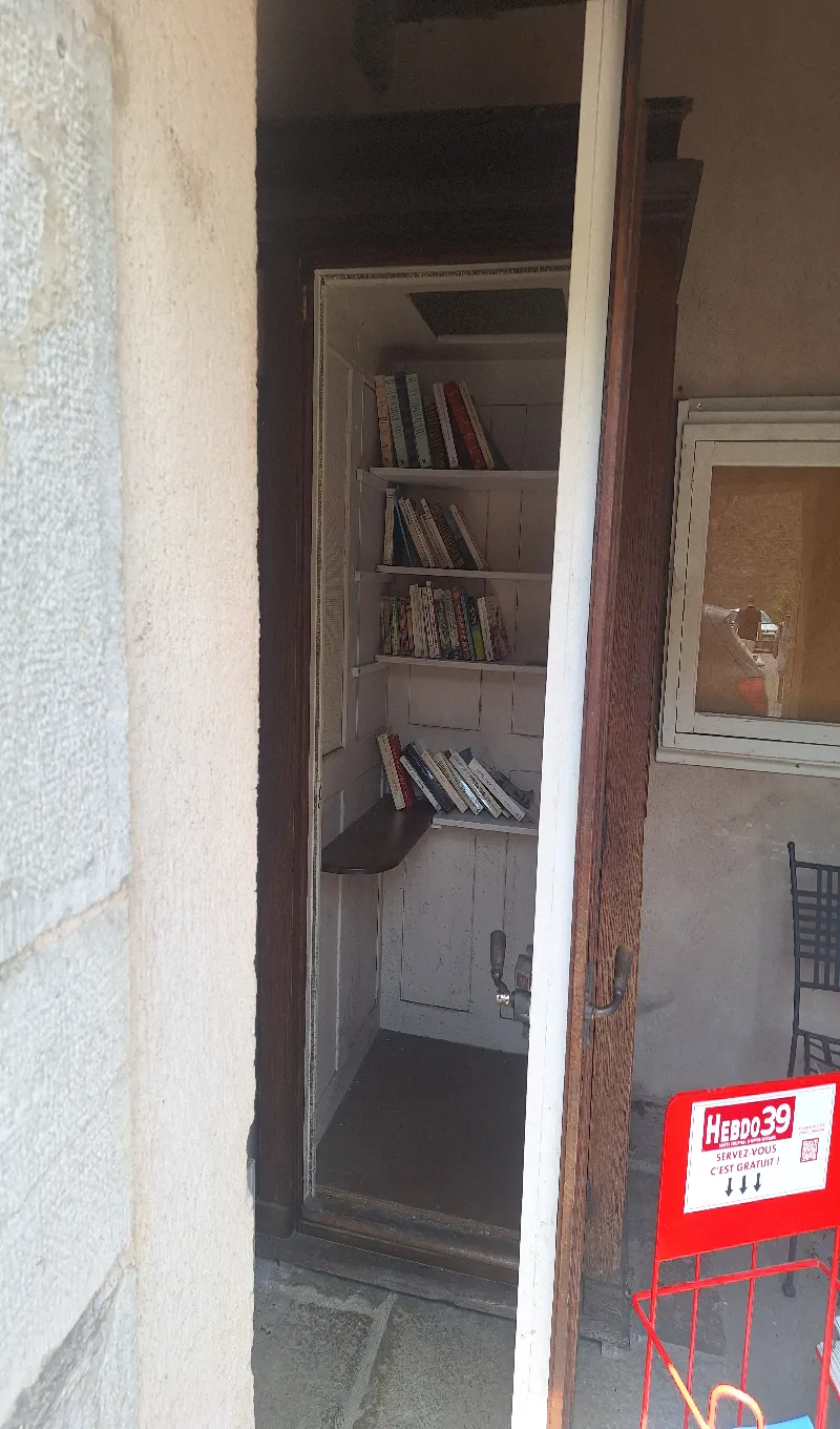 Délivrez - Boite à livres (Baume-les-Messieurs, France)
