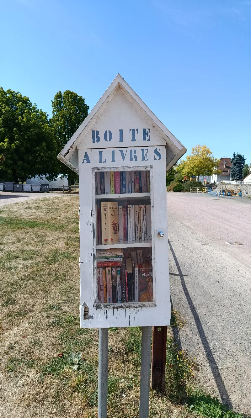 Délivrez - Boite à livres (Étang-sur-Arroux, France)