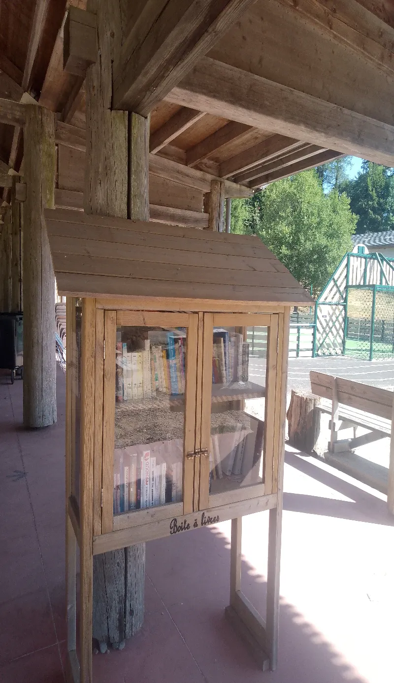 Délivrez - Boite à livres (Dourbies, France)