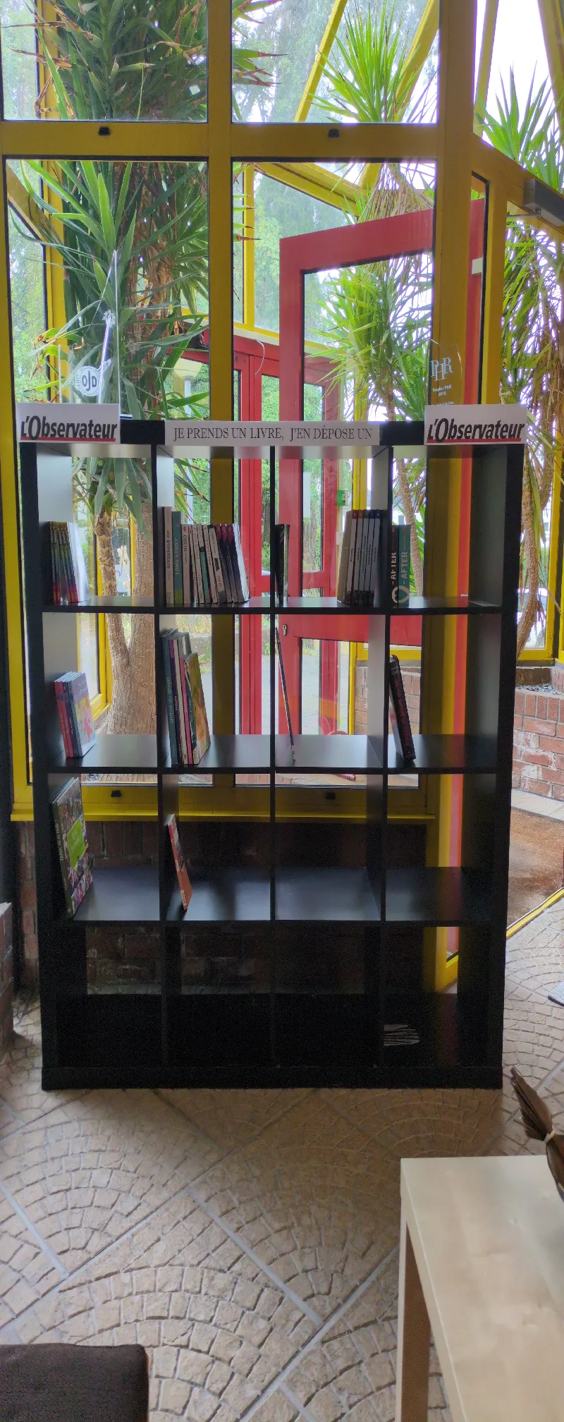 Délivrez - Boite à livres (Avesnelles, France)