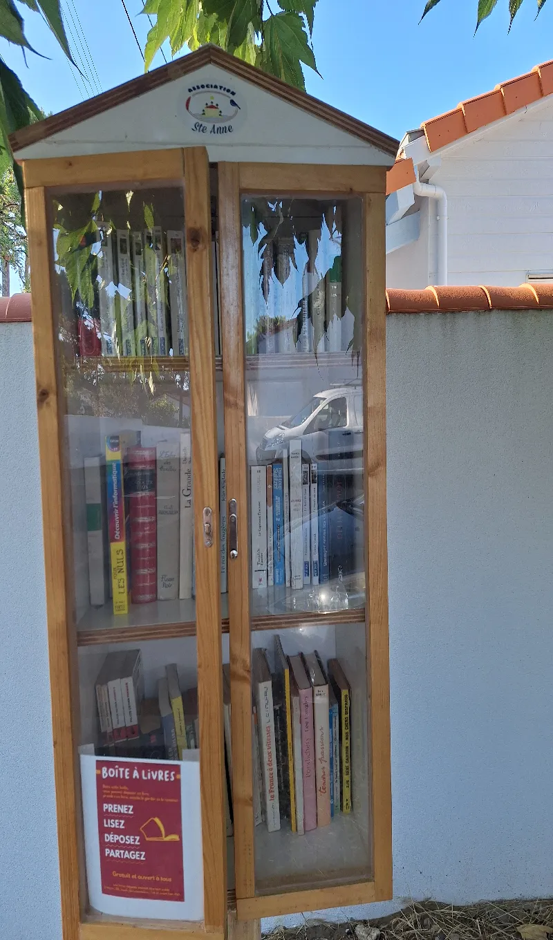 Délivrez - Boite à livres (La Tranche-sur-Mer, France)