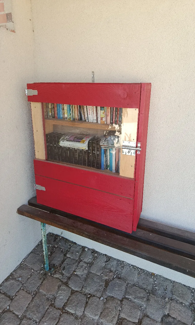 Délivrez - Boite à livres (Meillers, France)