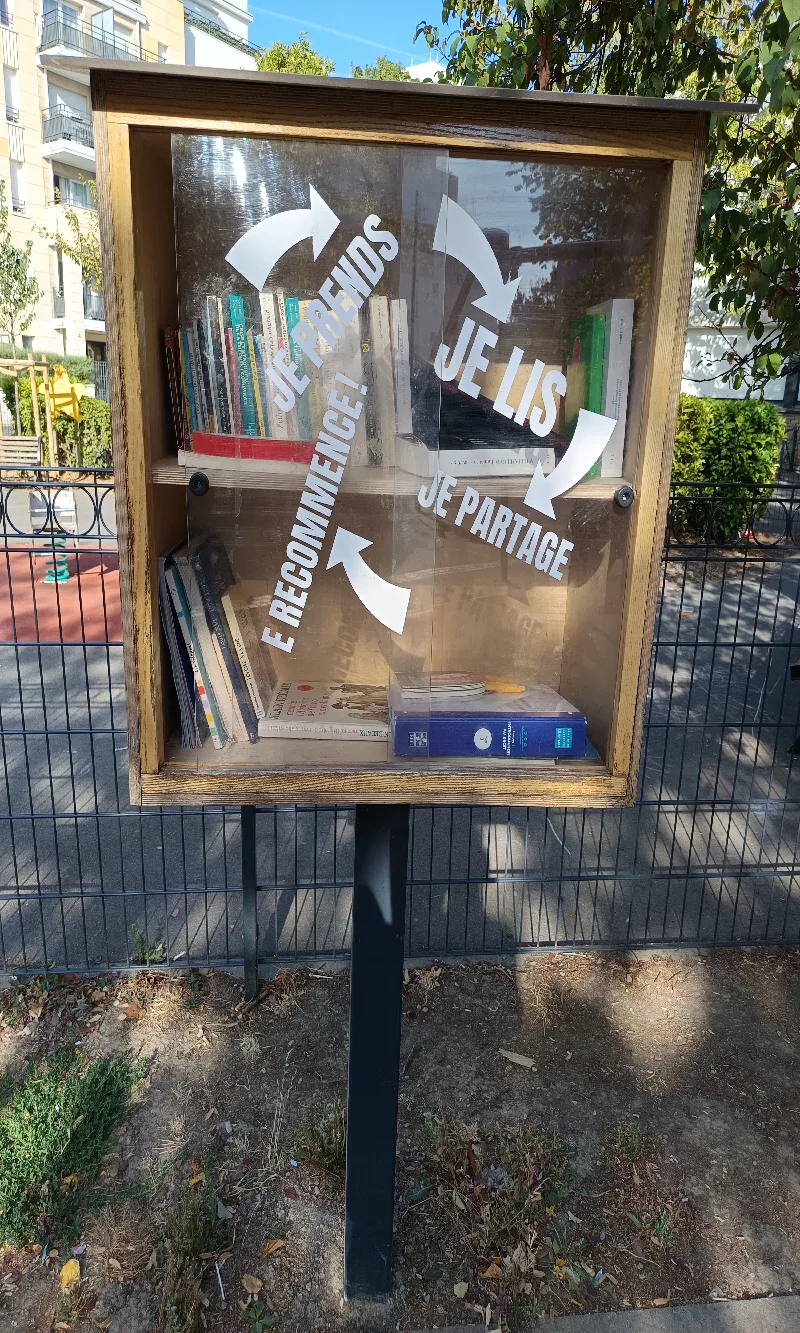 Délivrez - Boite à livres (Romainville, France)