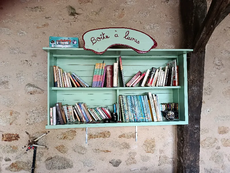 Delivrez - Free Library (Montrol-Sénard, France)