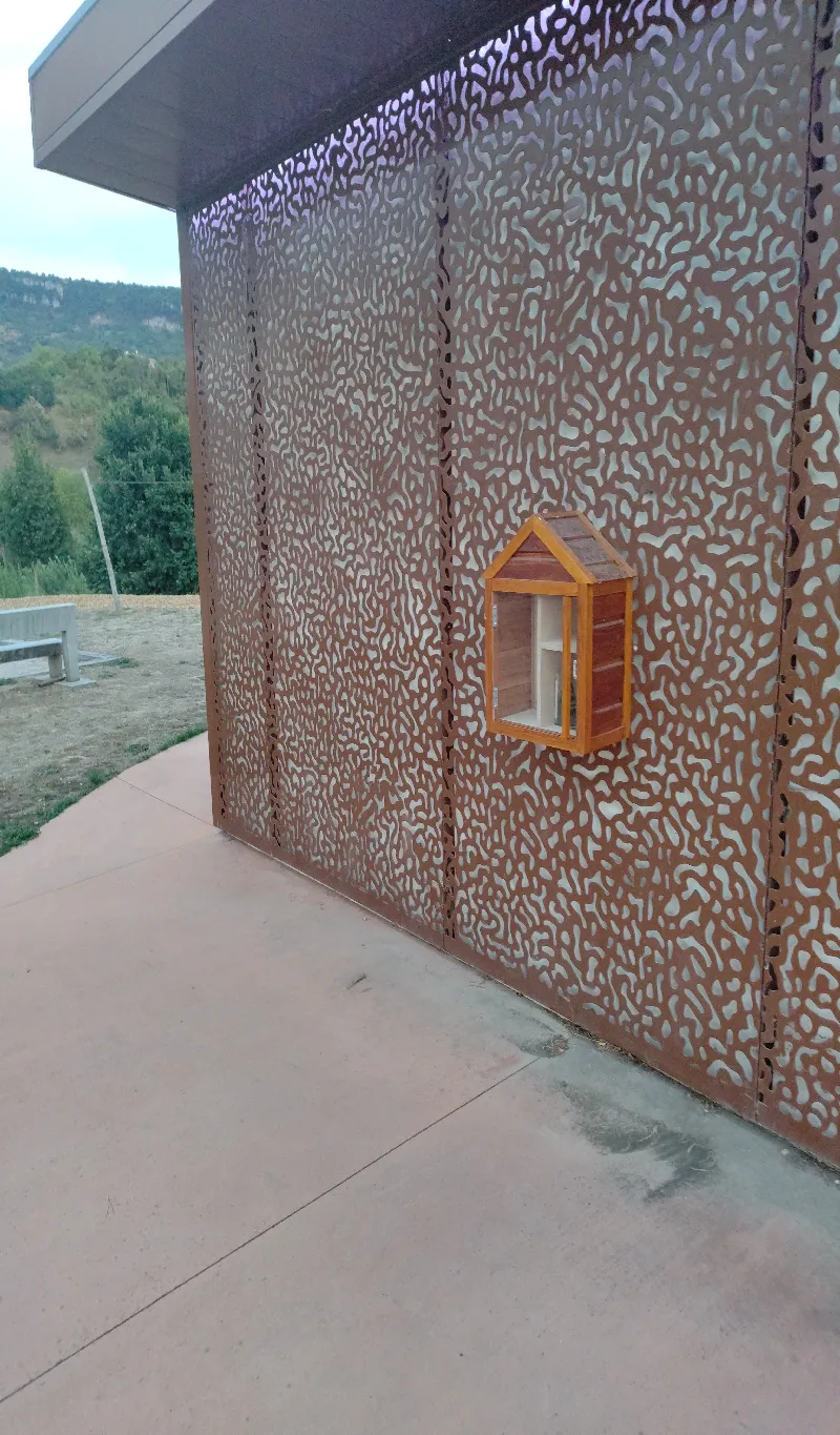 Delivrez - Free Library (Millau, France)