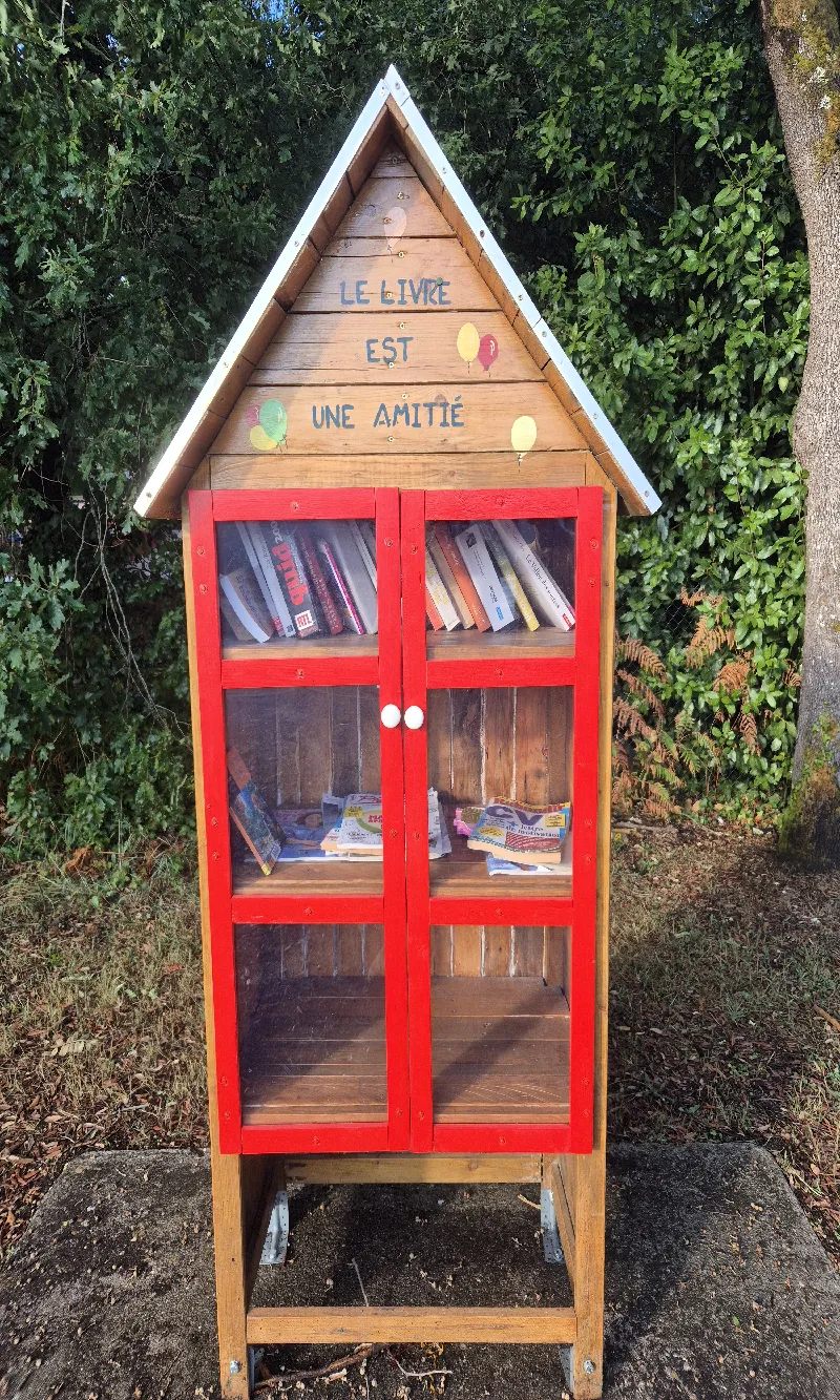 Délivrez - Boite à livres (Saint-Augustin, France)