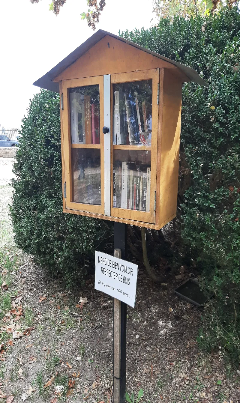 Délivrez - Boite à livres (Saint-Émilion, France)