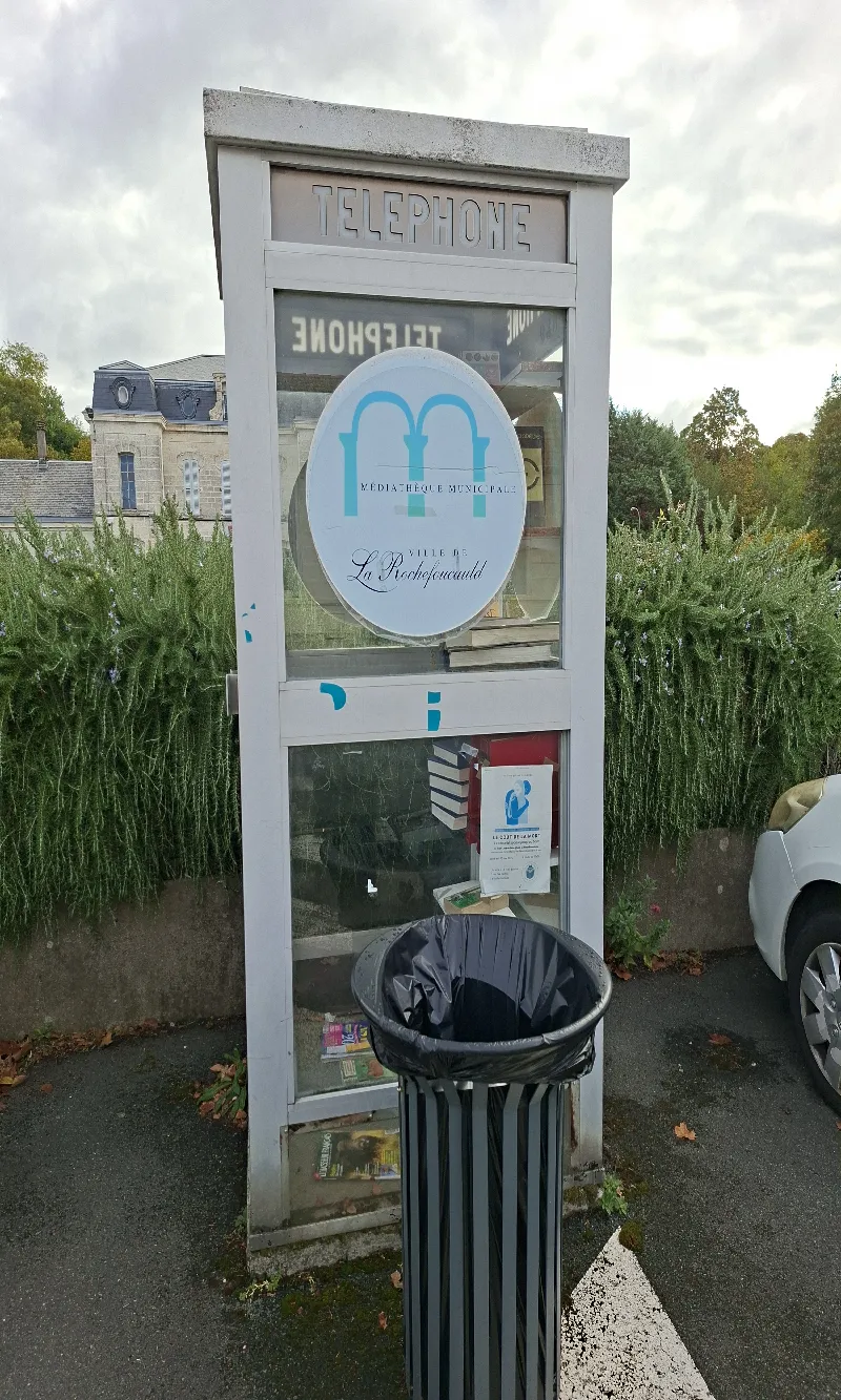 Délivrez - Boite à livres (La Rochefoucauld-en-Angoumois, France)
