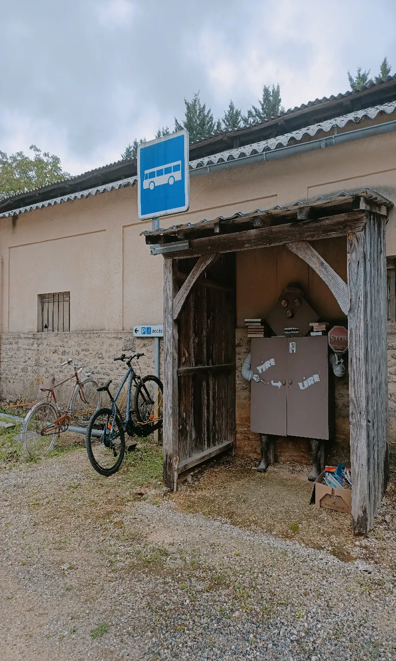 Délivrez - Boite à livres (Saint-Crépin-et-Carlucet, France)