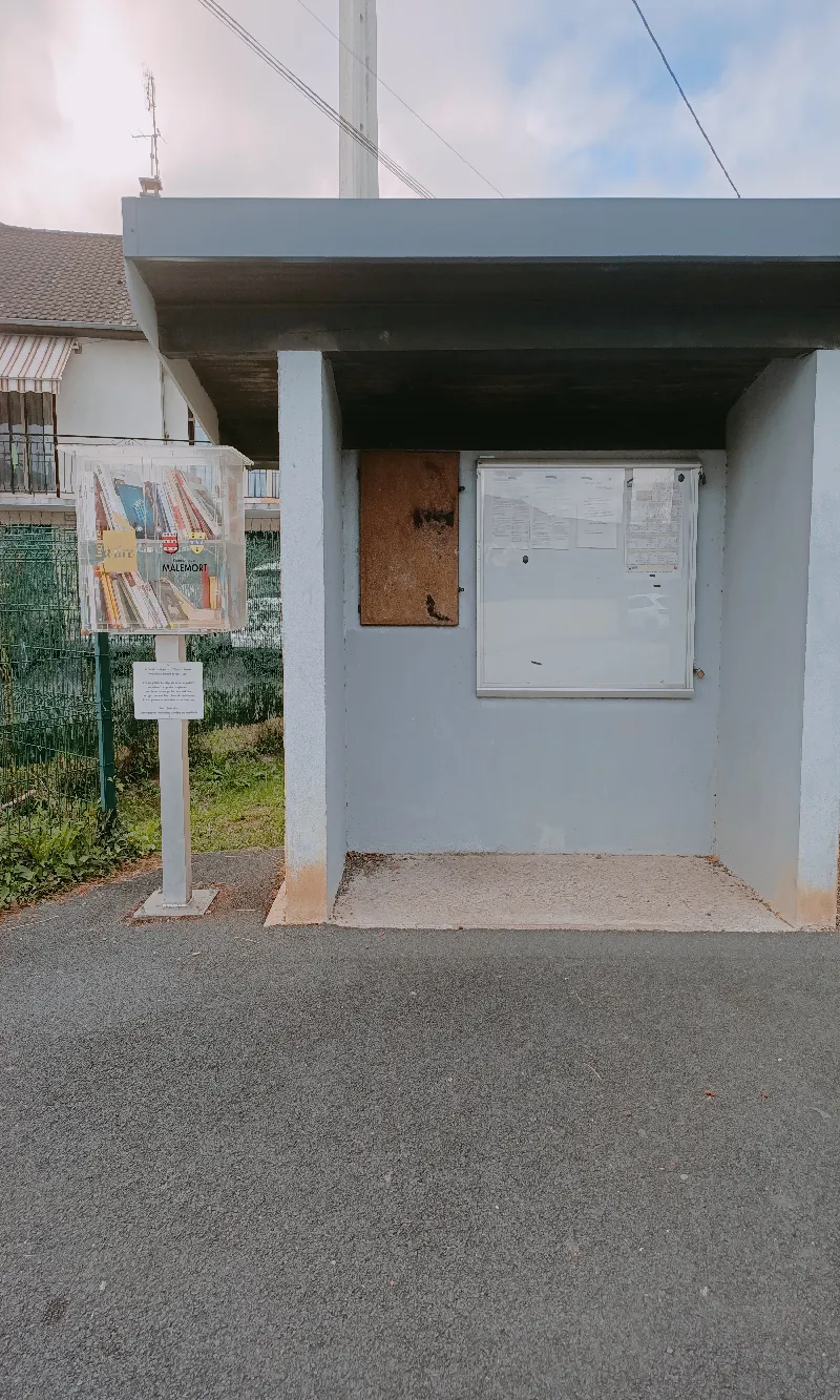 Délivrez - Boite à livres (Malemort, France)